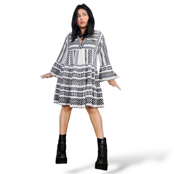 Devotion Twins Ella embroidered tiered ethnic bell sleeves boho hippie dress M - Picture 11 of 16